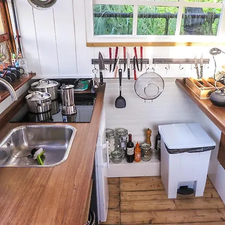 ספינת מלון Houseboat De Dankbaarheid
