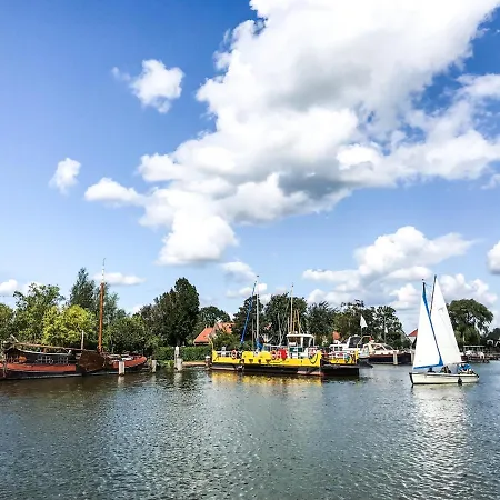 ספינת מלון Houseboat De Dankbaarheid De Woude