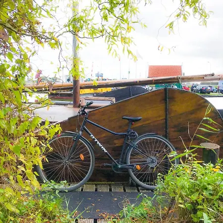 Houseboat De Dankbaarheid ספינת מלון *